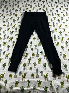 Athleta Women’s Leggings Jogger Style Black Size SP Great Condition!